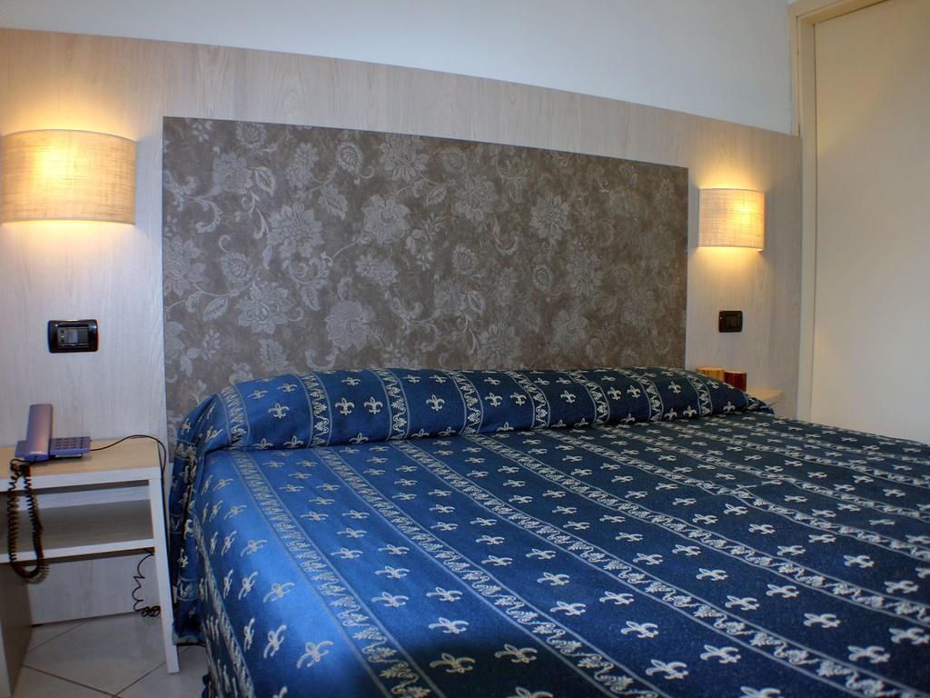 Hotel Europa Park Lido di Spina Buitenkant foto