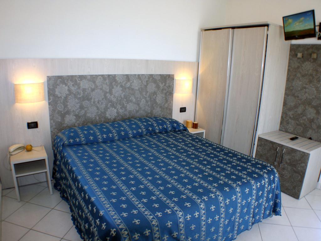 Hotel Europa Park Lido di Spina Buitenkant foto