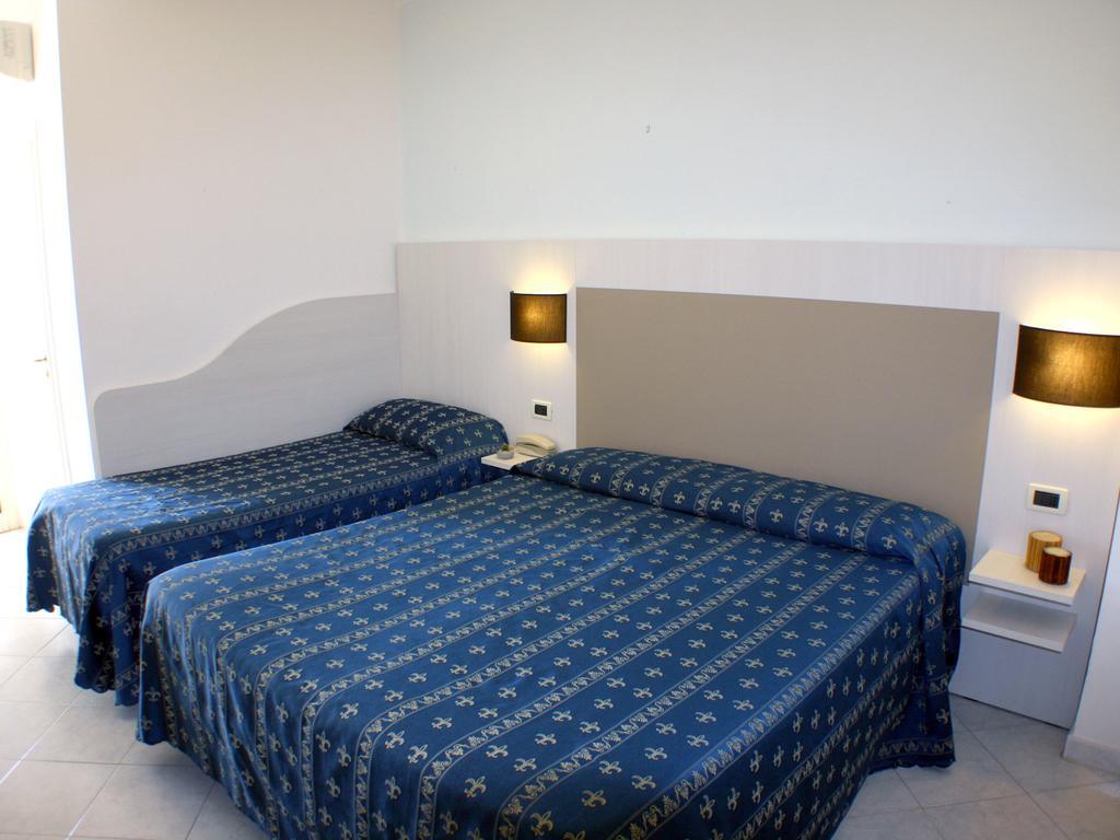Hotel Europa Park Lido di Spina Buitenkant foto