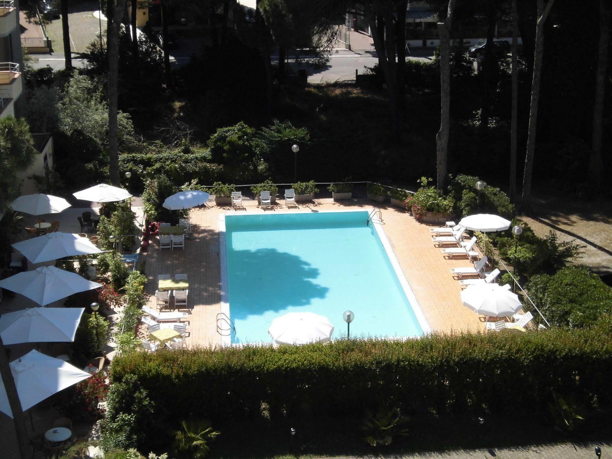 Hotel Europa Park Lido di Spina Buitenkant foto